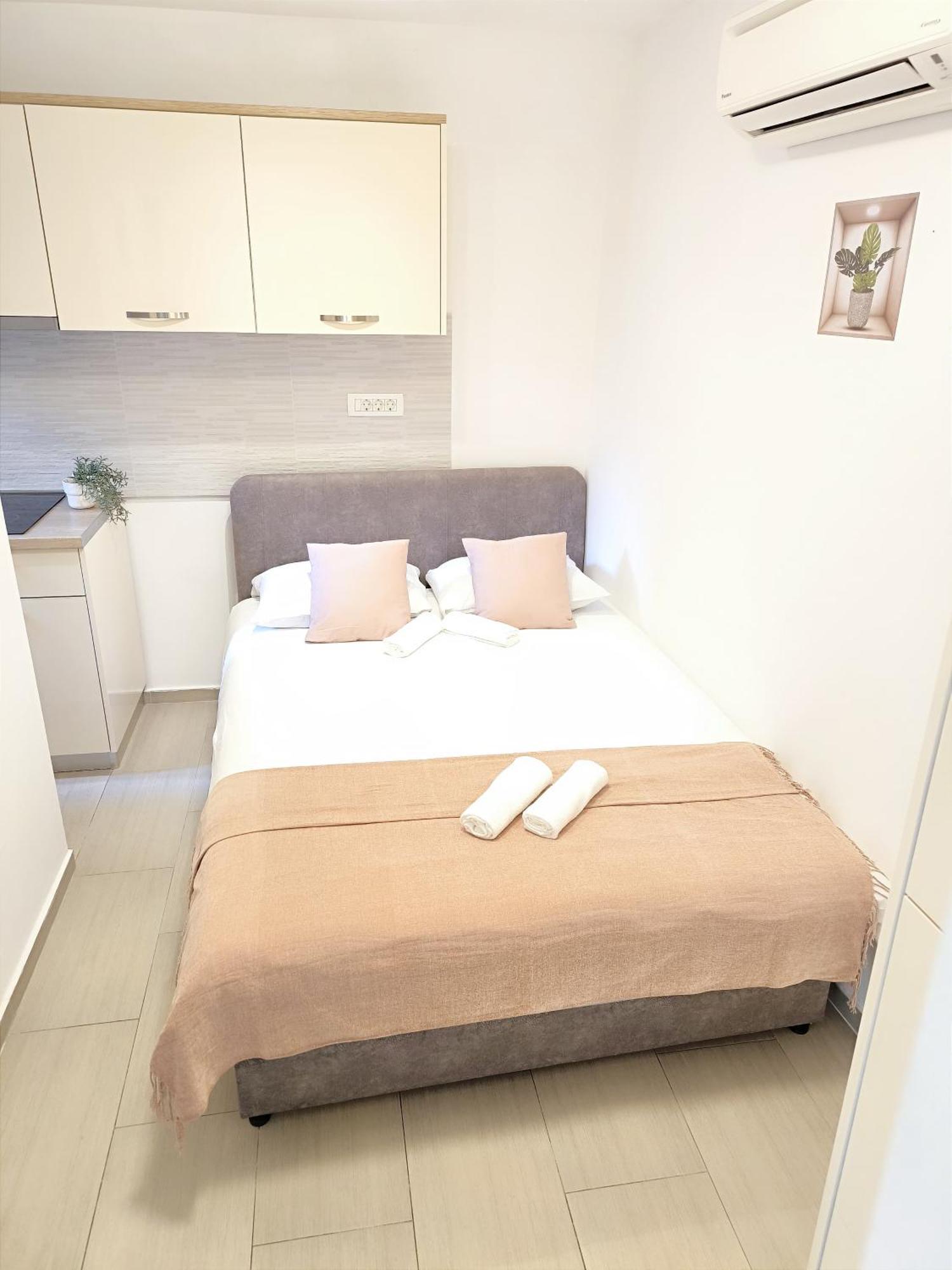 Central Apartment & Room Niko Split Dış mekan fotoğraf