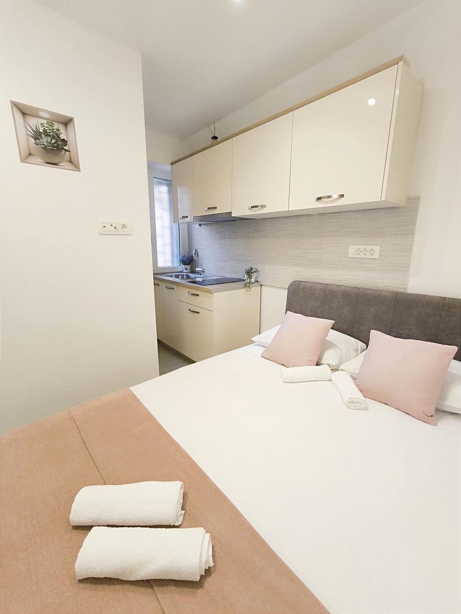 Central Apartment & Room Niko Split Dış mekan fotoğraf
