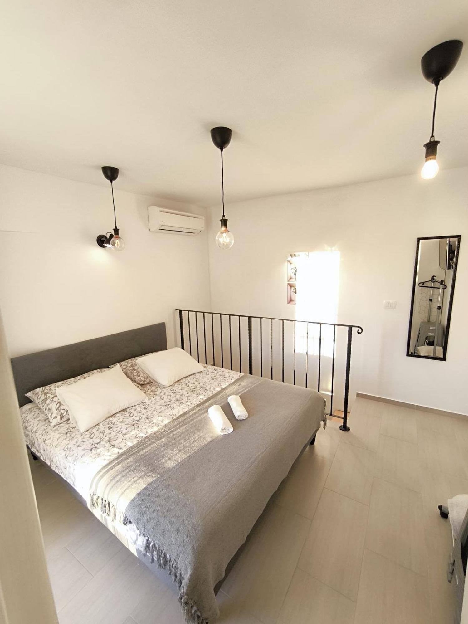 Central Apartment & Room Niko Split Dış mekan fotoğraf