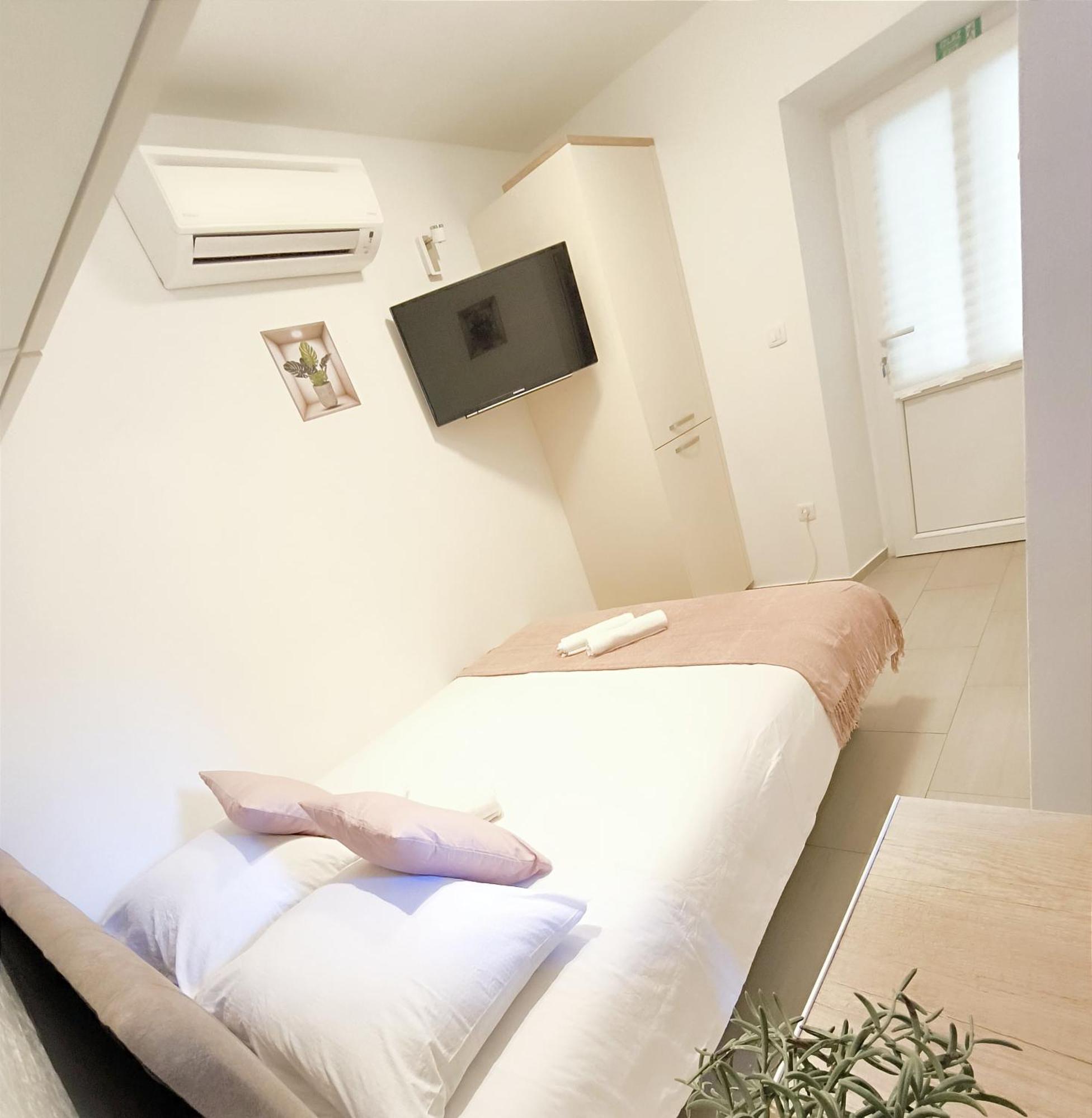 Central Apartment & Room Niko Split Dış mekan fotoğraf